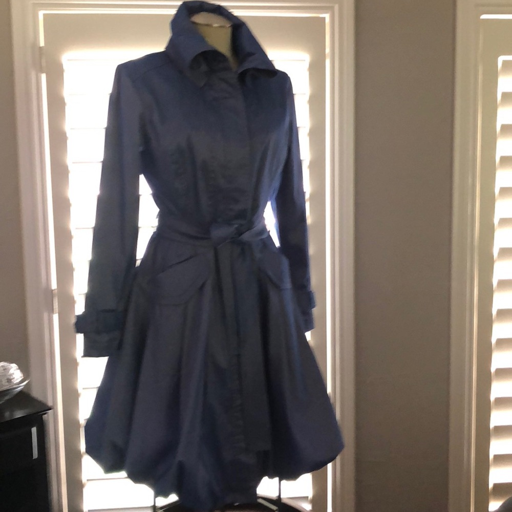 Beautiful D&S coat.